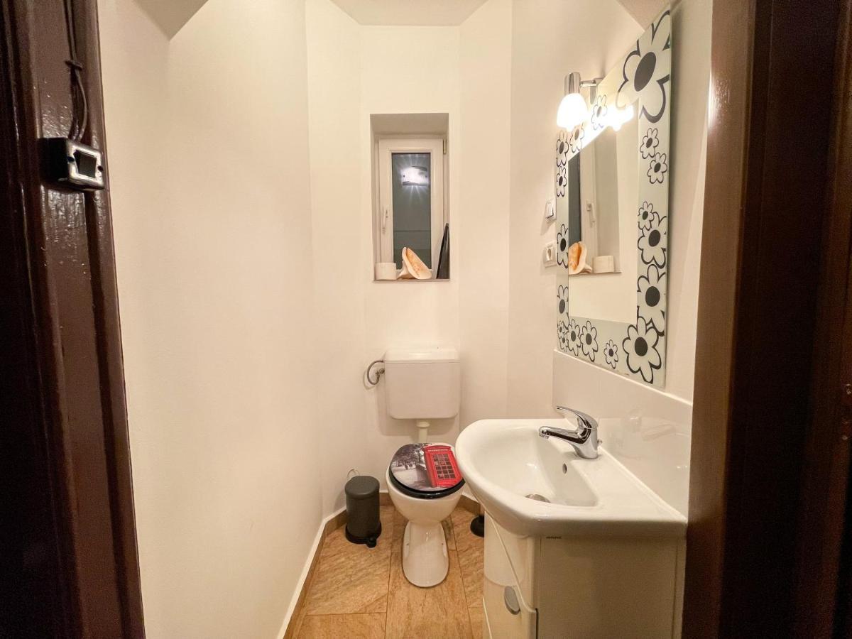Central Apartment W/ Fire Place - Ground Floor 부쿠레슈티 외부 사진